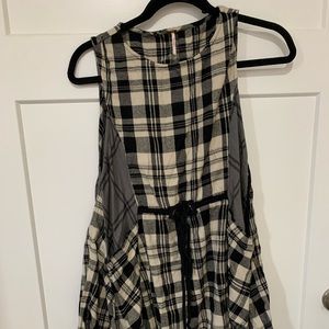 Free People S/P Dress with pockets! Runs large